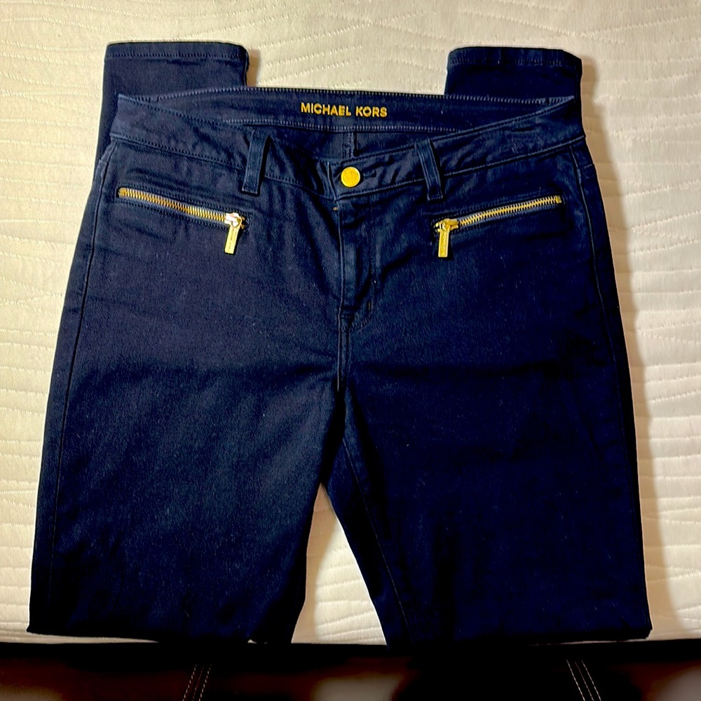 Michael Kors women’s size 8 skinny jeans in dark blue denim.